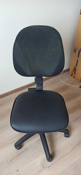 Офис стол. Текстил и кожа