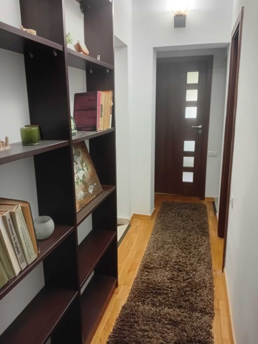 Inchiriez apartament
