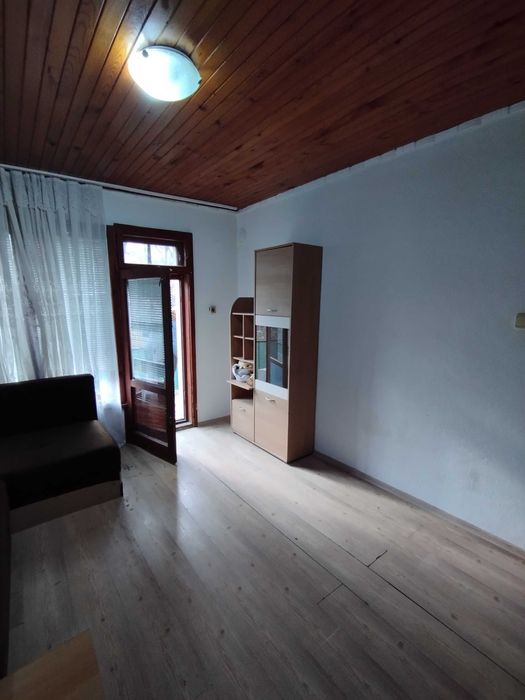 къща под наем  кв. Левски