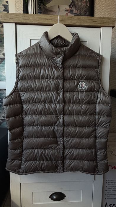 Дамски пухен елек Moncler размер L