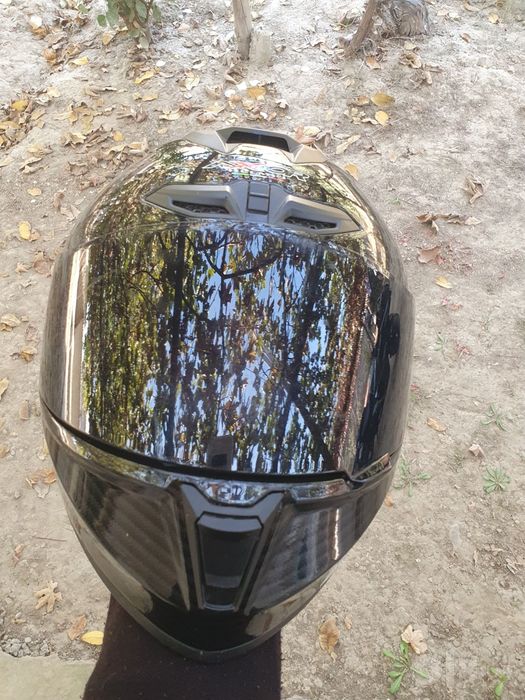 Moto kaska karboniviy