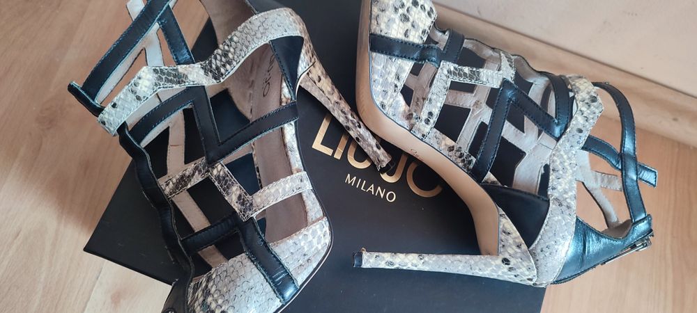 Оригинални сандали Liu Jo Змийски принт