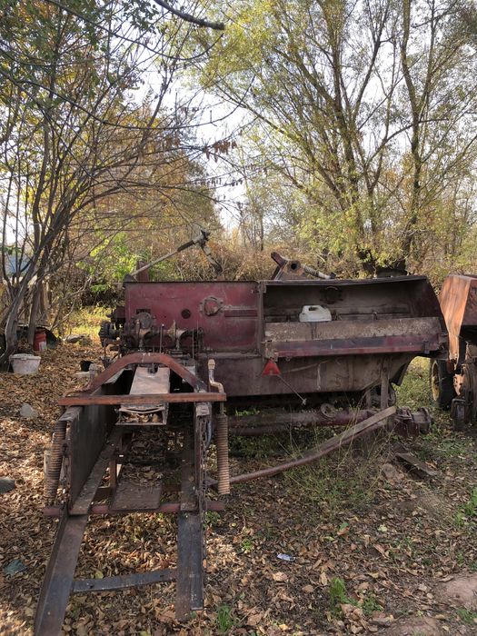 Трактор и 2х пресс