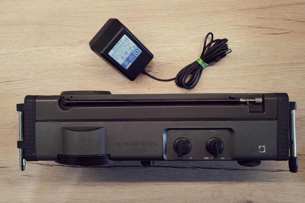 Radio de colectie Sony ICF 6000 mare receptie  radioamatori