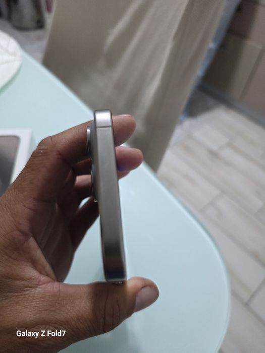 Se vinde iphone 15 pro max 256gb