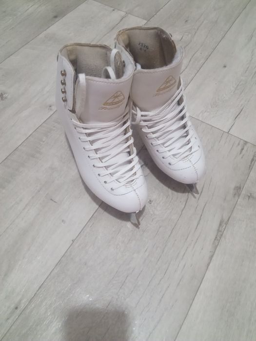 Коньки размер 34