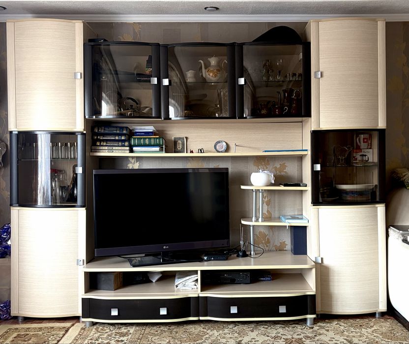 Стенка в гостиную