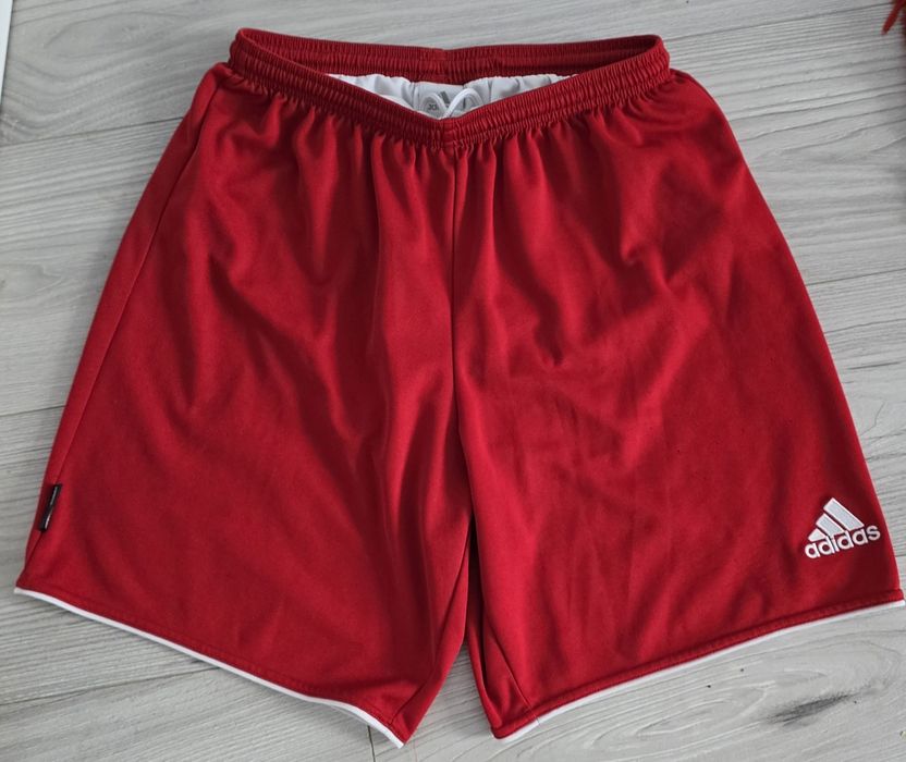 Pantaloni scurti nike L adidas M!