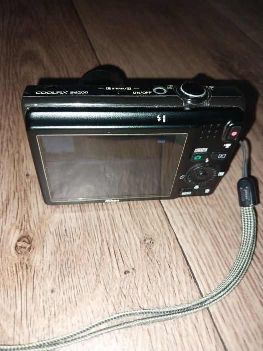 Nikon COOLPIX S6200 raqamli fotoaparat