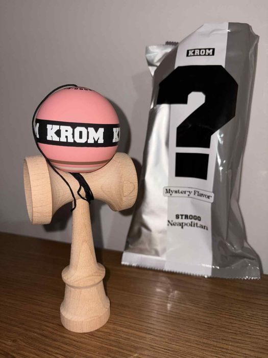 KROM strogo neapolitan