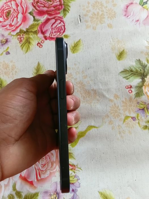 Iphone 15 simplu