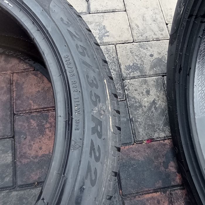 325/35 R22 Pirelli scorpion
