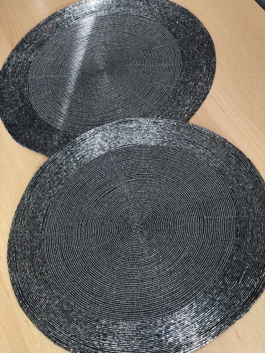 Подставка  из бисера под горячее ОАЭ 10000т