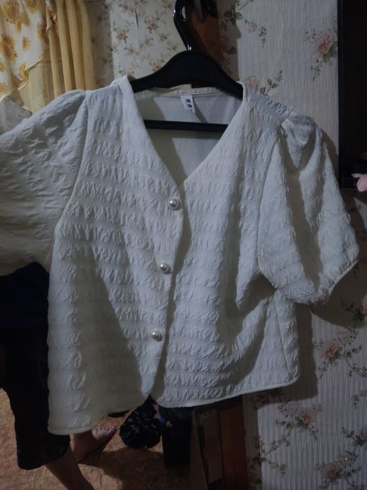 продам  верхние одежды женские