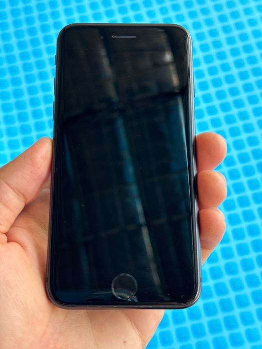 iphone8 64G почти идеал холатда бунака состояния жуда кам