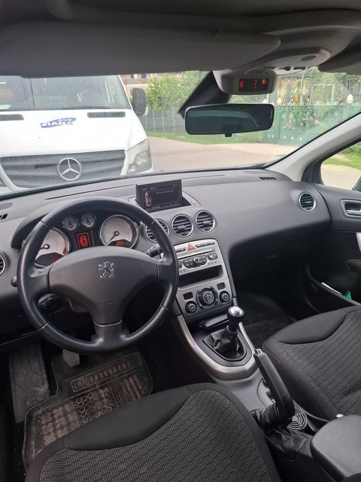 Vand peugeot 308 SW 13000 lei fix