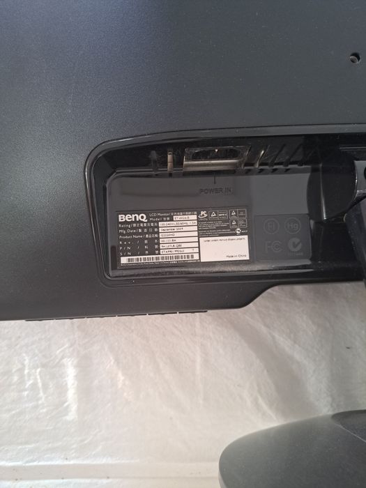Vand monitor  BENQ,stare forte buna
