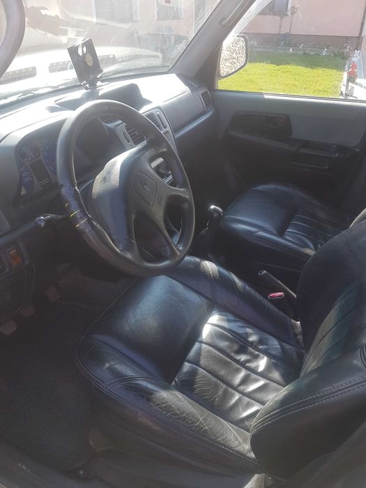 Vand masina 4x4 mitsubishi Pajero Pinin 2100€ negociabil