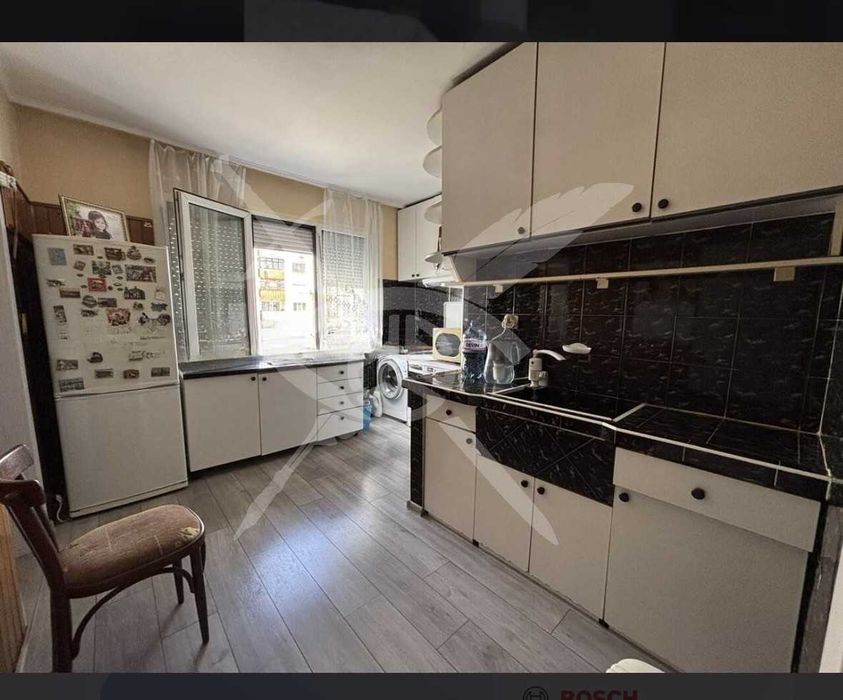 Продава се Тристаен апартамент в Стара Загора, Опълченски - 96 кв.м за 1490 €/кв.м - Снимка #2