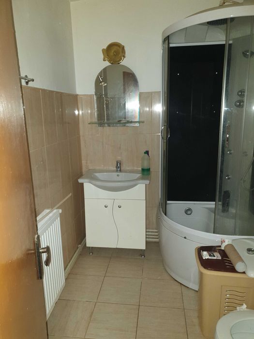 Vând apartament 4 camere, 87 mp, situat în zona Balta Albă