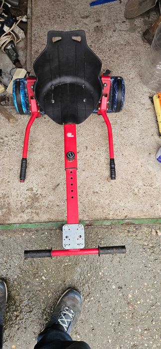 Продавам Ховърборд със картинг количка и зарядно.