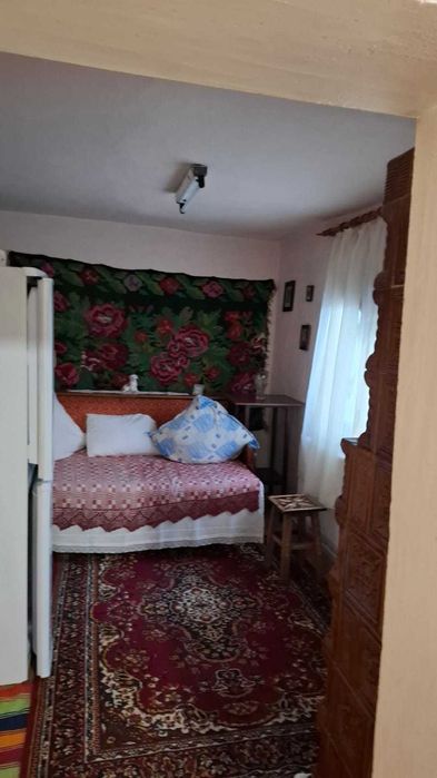Casa + anexe gospodaresti cu teren de 1000 mp