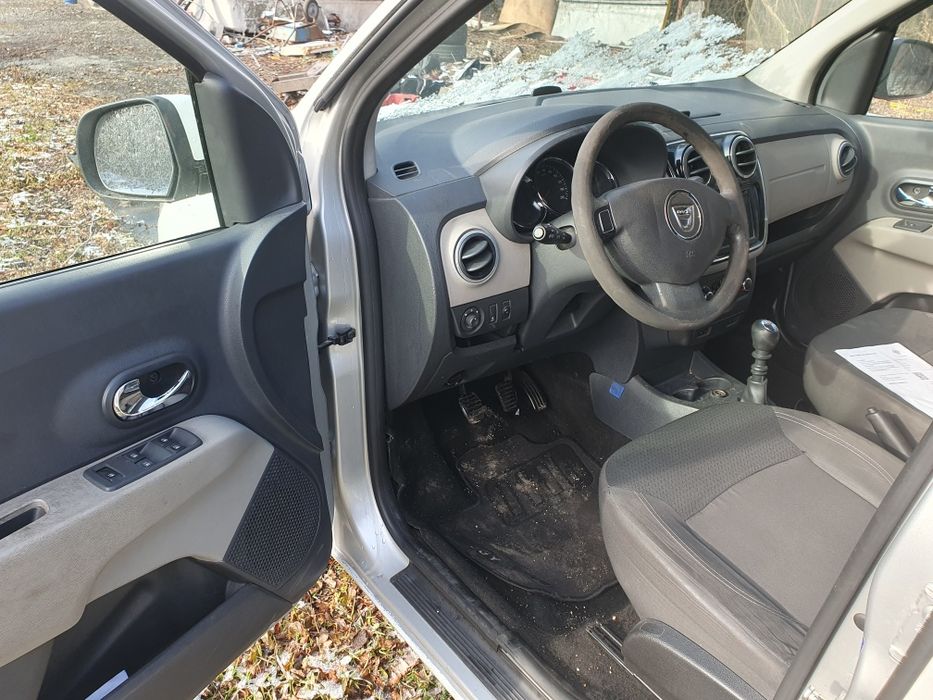 Продавам на части Дачия Лоджи 1.5д