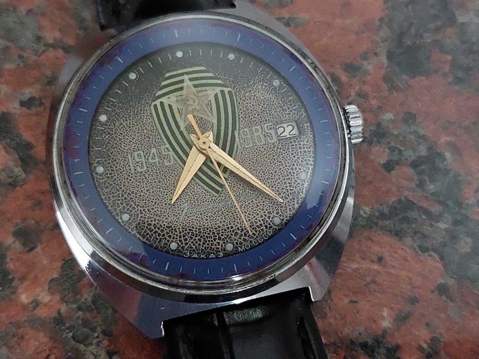 Восток 40лет 1945г 1985г и Восток 17 камней / Сделано в СССР Винтаж