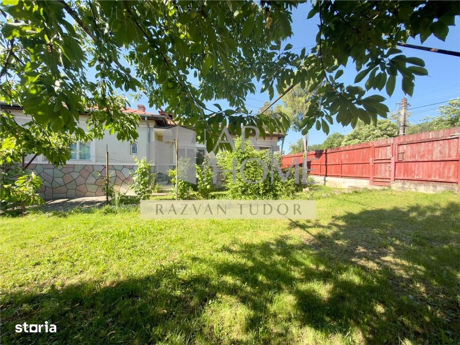 Casa 4 camere , cu beci ,1681m2 teren , Boldesti Scaeni