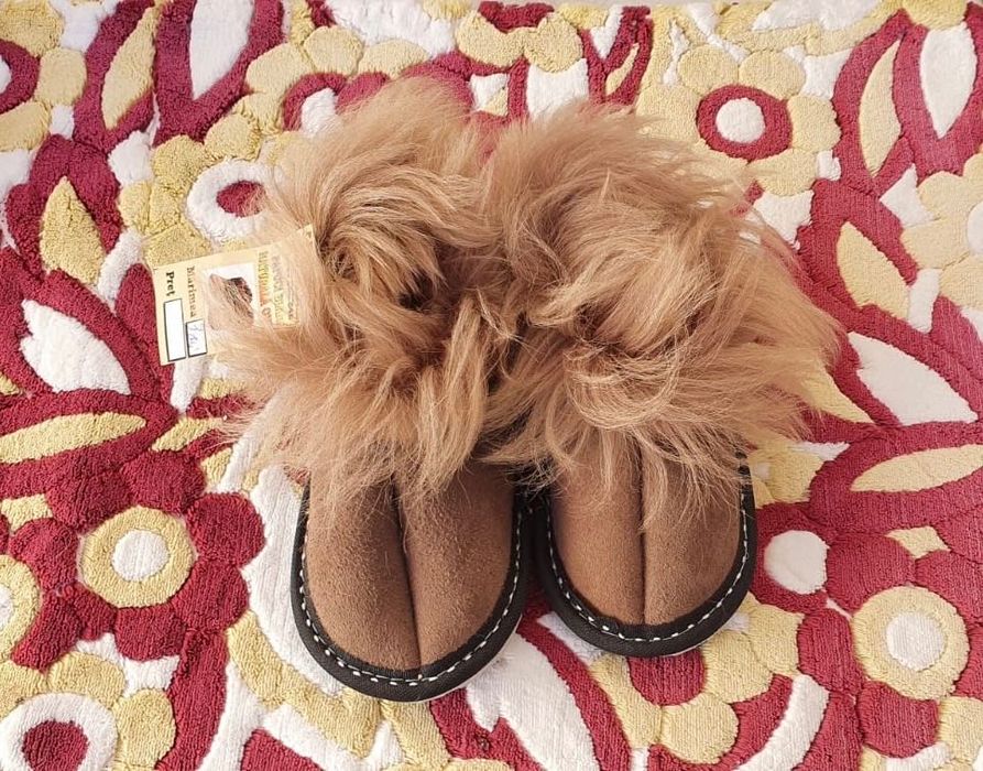 Botoșei pentru copii din blană naturală ovină