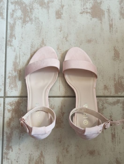 Запазени , носено веднъж