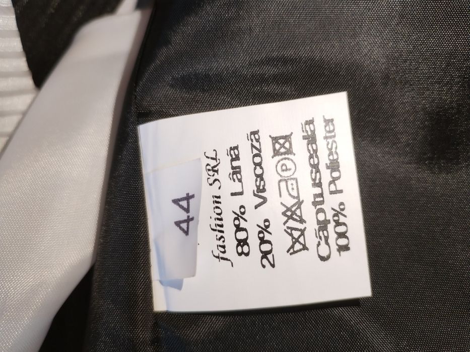 Costum negru din lana nr. 44