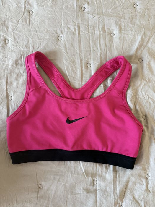 Дамско спортно бюстие Nike