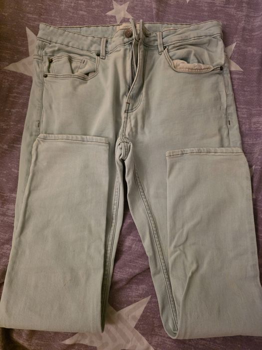 Blugi Pull&Bear albastru deschis - 42 EUR