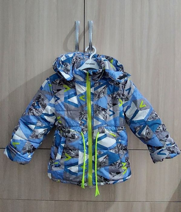 Зимняя куртка на 4-5лет