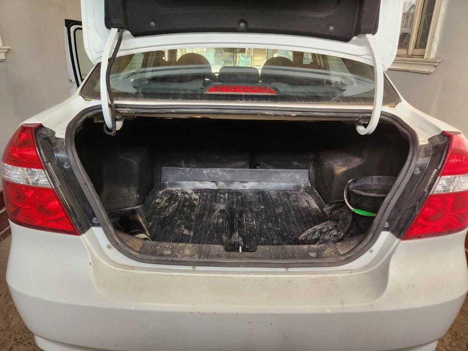 Нексия 3 сотилади ок ранг 2019 йил 21 000 км