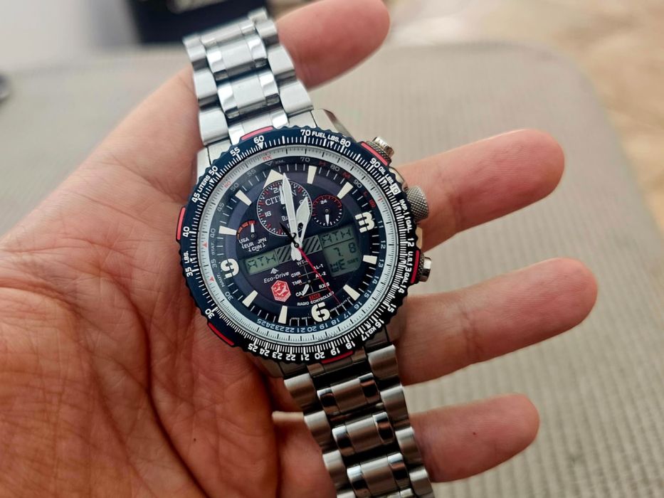 Citizen skyhawk  часовник