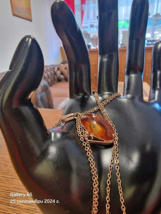 РУСКИ Златен синджир с висулка от Кехлибар.