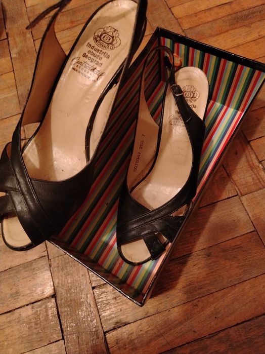 Обувь женская, туфли