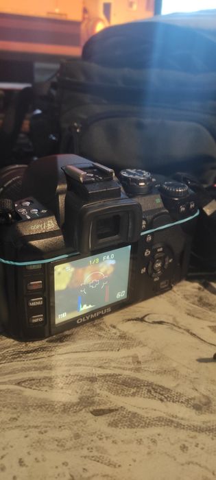 Olympus E-510 с два обектива и аксесоари