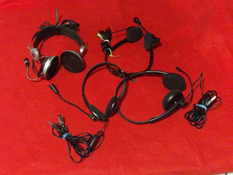Căști audio cu fir si microfon