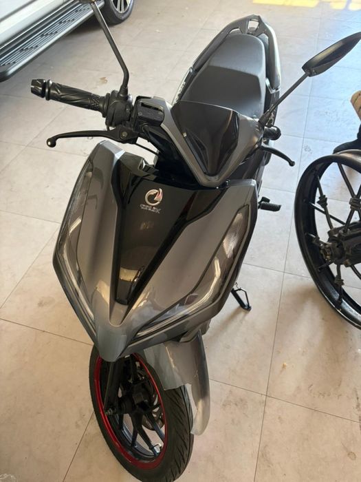 Продаю скутер Sonlink T7