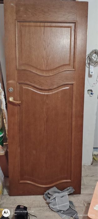 Дверь входная деревянная бу