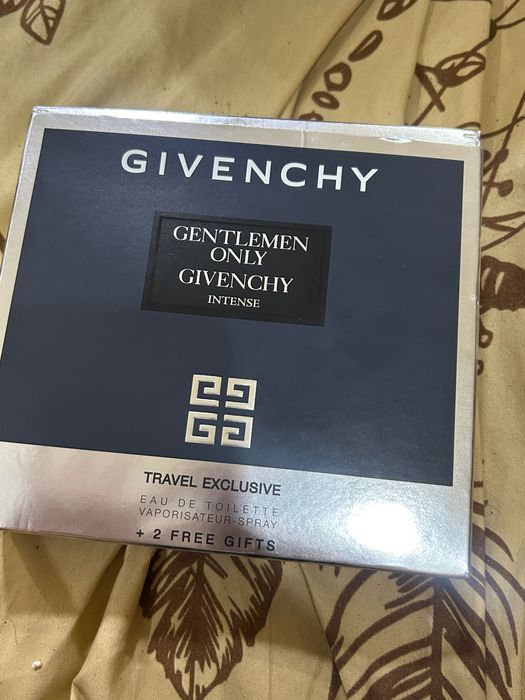 Parfum givenchy original din Douglas