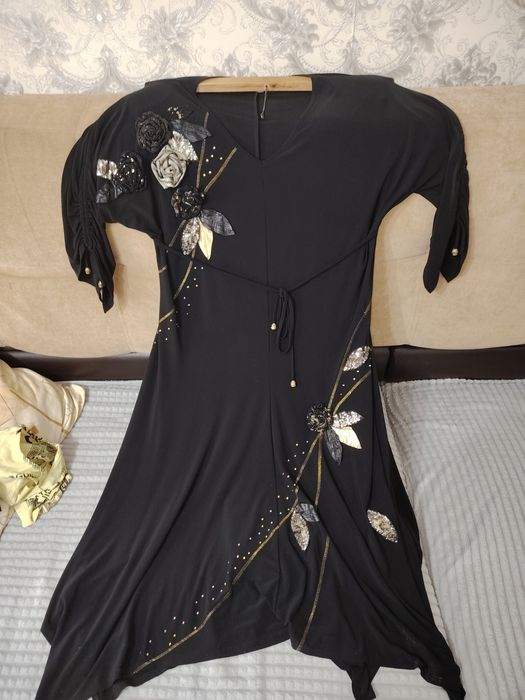 Продам нарядное платье