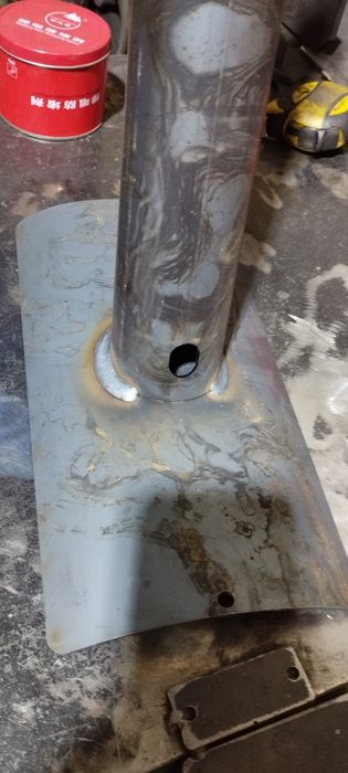 Метални колчета за ограда, рогатки за бетонен стълб и стена