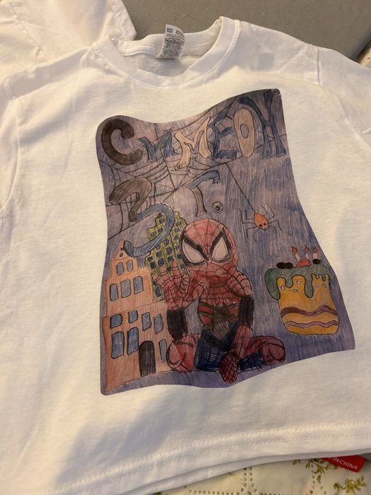 Детски рисунки върху тениски