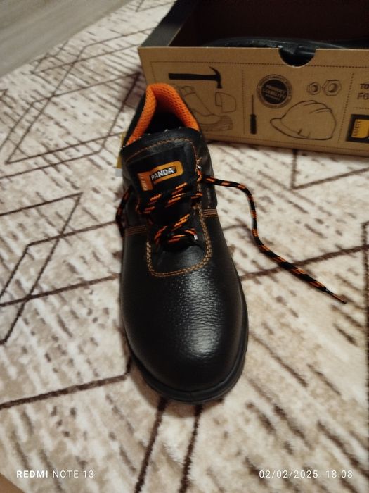 Работни обувки чисто нови 41 номер