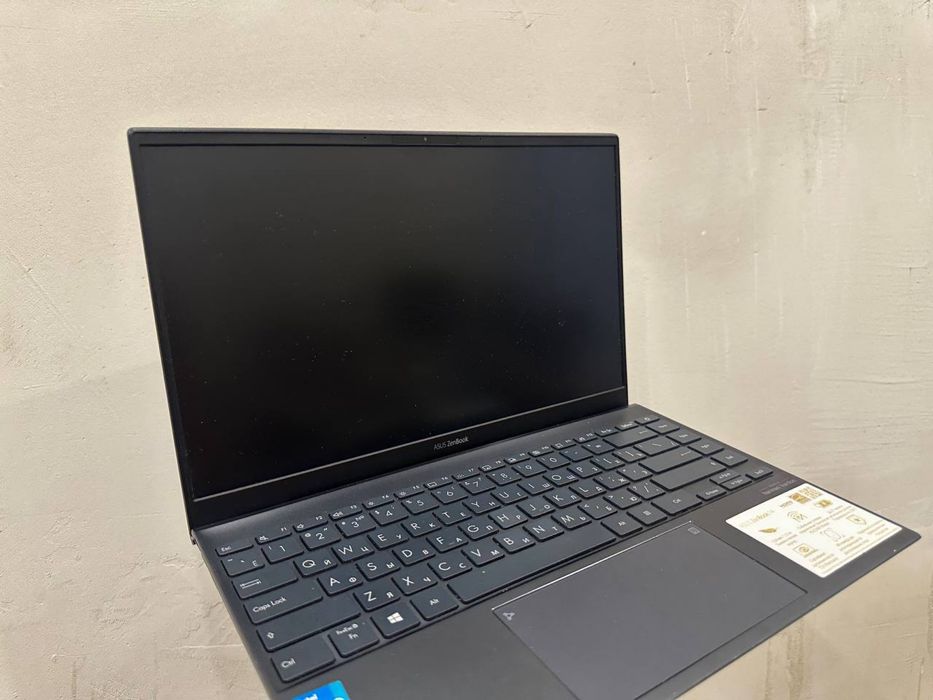 Asus zenbook 14 ux425