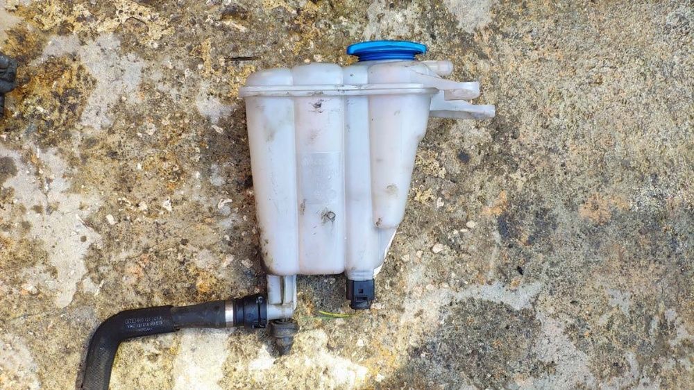 Казанче за антифриз и течност за чистачки Audi A5 A4 Q5